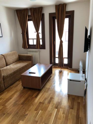 Street View Apartman - image 12