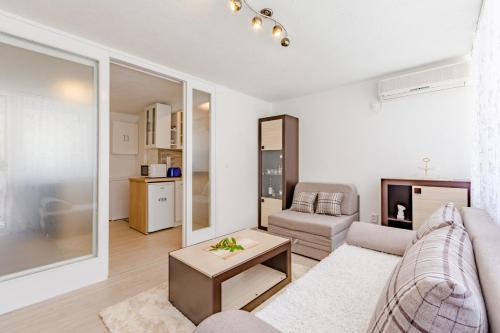 Apartment Eli - image 14