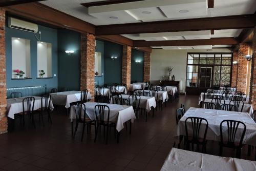 Étterem, Lakeview Hotel and Resort in Peshtani