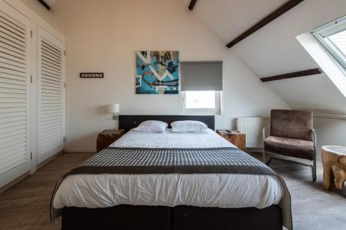 Deluxe Double Room image 4