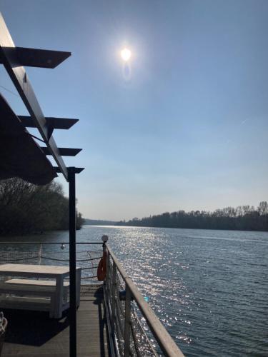 SeineHouse - Maison flottante (HouseBoat) - Séjour magique sur l'eau