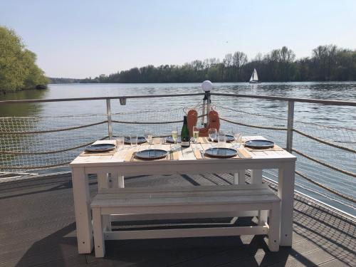 SeineHouse - Maison flottante (HouseBoat) - Séjour magique sur l'eau