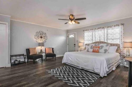 Bivins Suite Perfectly Located off I-40