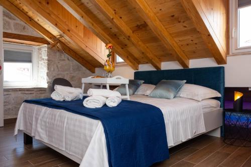 Luxury Rooms Rustic Chic, Split