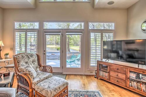 North Myrtle Beach Resort Villa 5 Mi to Ocean! in North Myrtle Beach, USA