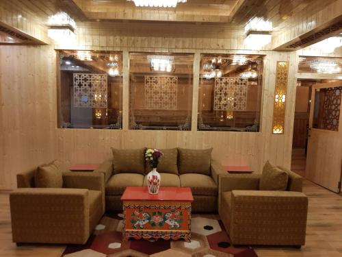 Hotel Zingkham Residency – Gangtok, OK