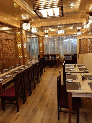 Hotel Zingkham Residency – Gangtok, OK