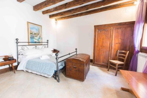  CANAL DREAM cosy apartment with canal view in Venedig