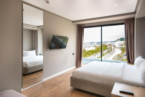 Yacht Hotel - image 13