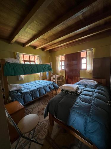 2 double beds