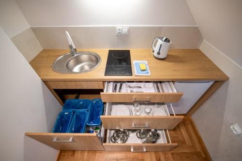 2 bedrooms, 3 beds