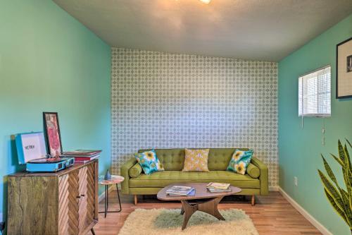 Colorful 29 Sunsets Home near Joshua Tree! - image 7