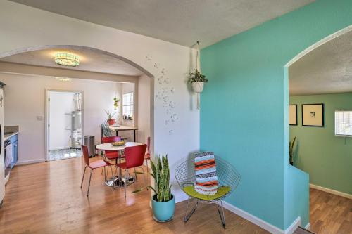 Colorful 29 Sunsets Home near Joshua Tree! - image 12