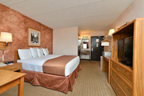 Super 8 by Wyndham Rapid City - image 13