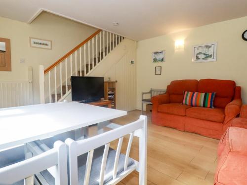 Honeysuckle St. Austell - image 11