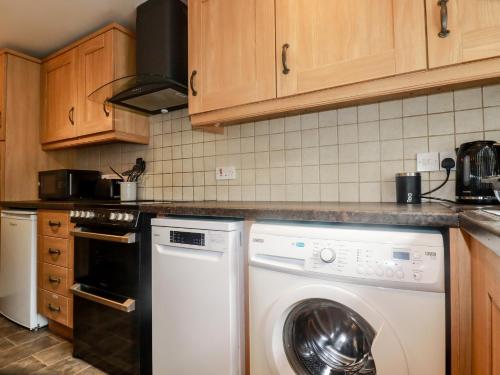 Honeysuckle St. Austell - image 10