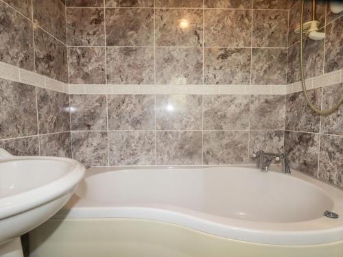 Honeysuckle St. Austell - image 6