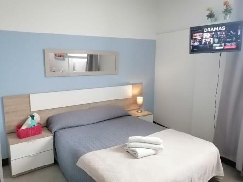 Standard Double Room with Shared Bathroom