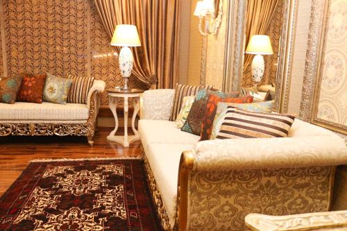 Shelton Rezidor Swat in Sangota