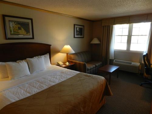 Wasserbahn Waterpark Smock Hotel & Resort – Williamsburg, IA