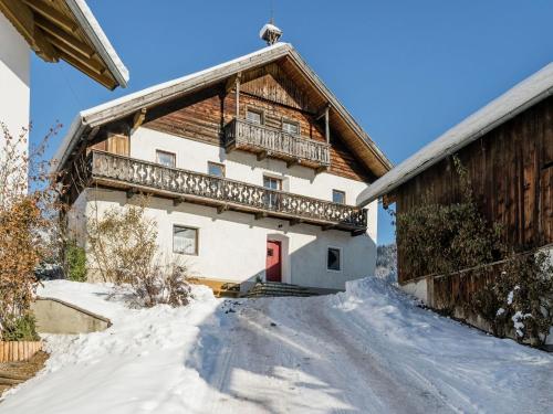  Spacious Holiday Home in Sankt Johann im Pongau with Garden, Pension in Sankt Johann im Pongau