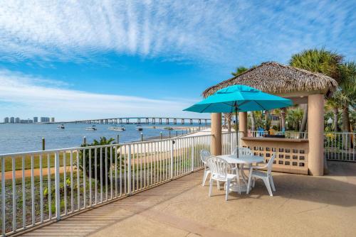 Best Western Navarre Waterfront