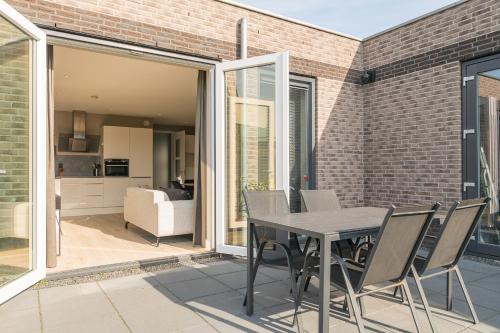 Erkély/terasz, Luxe appartement dichtbij strand en zee, in het hart van de bollenstreek in Noordwijkerhout