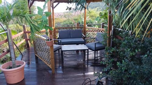 Charmant T3 climatisé Piscine privée (Charmant T3 climatise Piscine privee) in Le Diamant