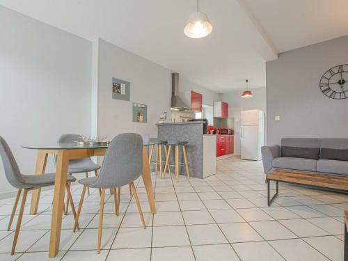 Gîte Bragelogne-Beauvoir-Beauvoir-sur-Sarce, 3 pièces, 6 personnes - FR-1-543-71 gîte à louer Bois du Hayet