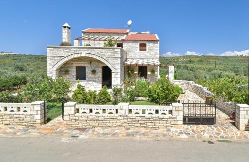  Villa Ahlades in Akhladhés