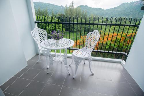 Courtyard khaoyai by August near Scenical World