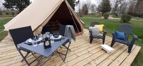 . Tente Bell au camping Hautoreille