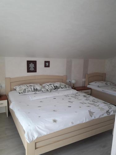 Apartments Vesna - image 13