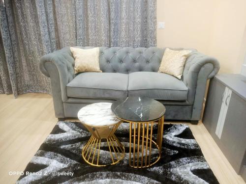 One-Bedroom Apartment image 9