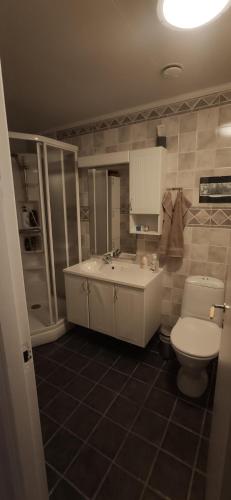 Sleeps 8 - 3 Bedrooms, Kristiansand (photo 8)