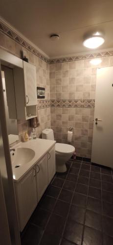 Sleeps 8 - 3 Bedrooms, Kristiansand (photo 6)