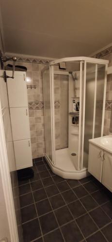 Sleeps 8 - 3 Bedrooms, Kristiansand (photo 7)