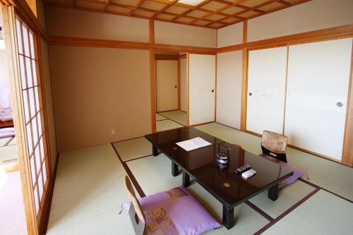 佐渡加茂湖温泉 湖畔の宿 吉田家