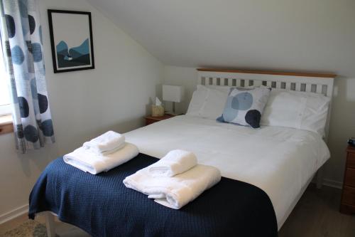 The Loft at Strathardle - Lochside Apartment, Isle of Skye