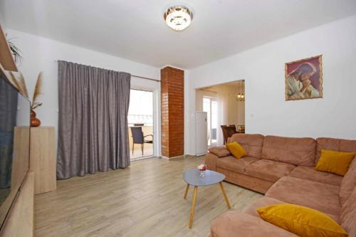  Apartment Karla Delux in Makarska