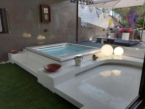 Last minute Garden and jacuzzi,the most gorgeus !adult only