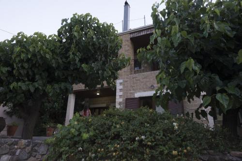 Elia Maisonette Therissos
