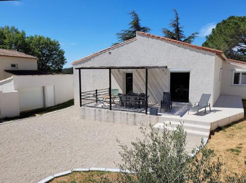 Villa entière de 145m² calme en petite Camargue gîte à louer Beauvoisin