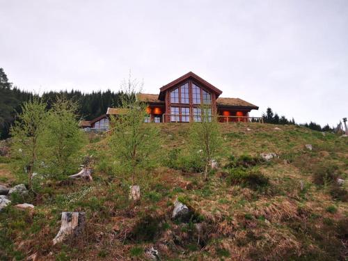 Cabin in beautiful surroundings at Harpefossen in Nordfjordeid