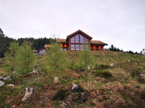 Cabin in beautiful surroundings at Harpefossen - Nordfjordeid