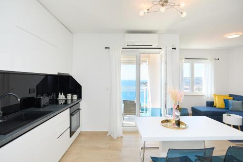 Iris Sea View Apartment - free beach parking - Location saisonnière - Mlini