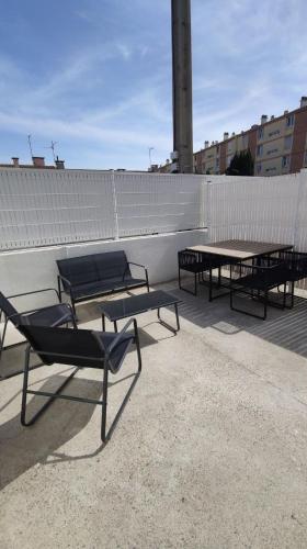 Balcony/terrace, Superbe appartement avec terrasse in Aiguerelles