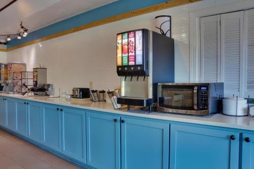 Country Inn & Suites by Radisson Savannah Gateway GA - image 6