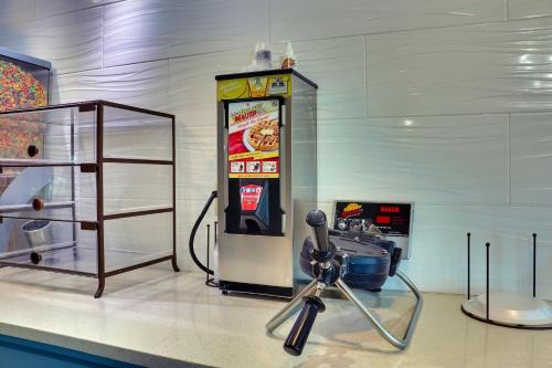 Country Inn & Suites by Radisson Savannah Gateway GA - image 2