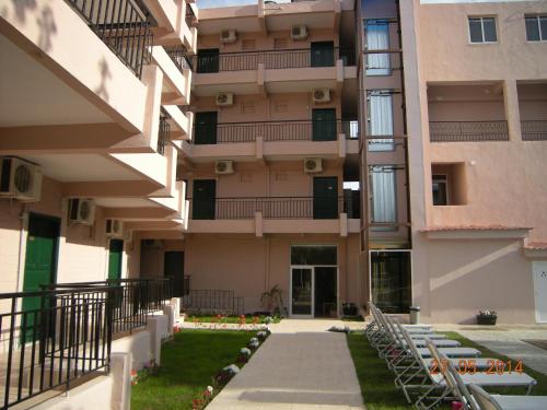 Golden Beach Hotel